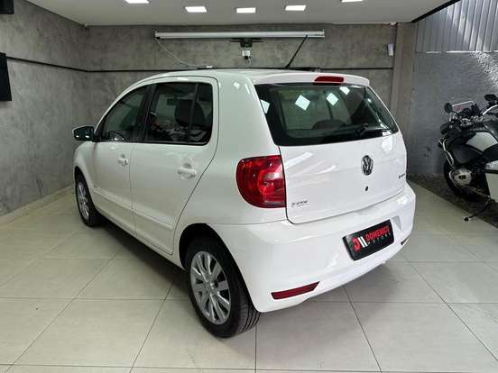 VOLKSWAGEN-FOX-2012