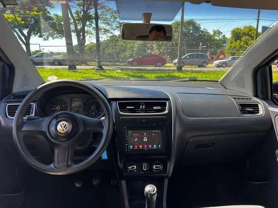 VOLKSWAGEN-FOX-2010