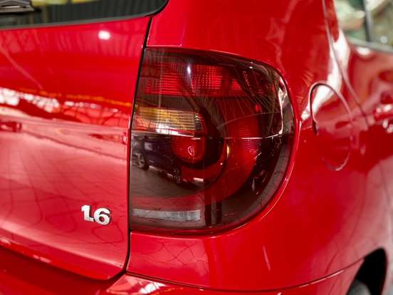 VOLKSWAGEN-FOX-2010