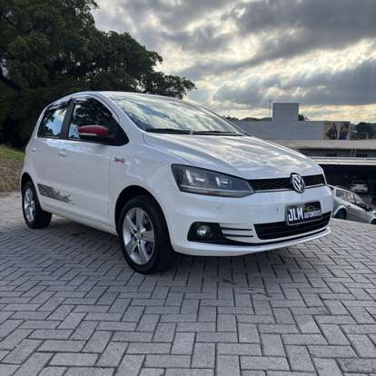 VOLKSWAGEN-FOX-2015