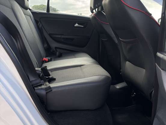 VOLKSWAGEN-FOX-1.6 MI ROCK IN RIO 8V FLEX 4P MANUAL VOLKSWAGEN-FOX-2015