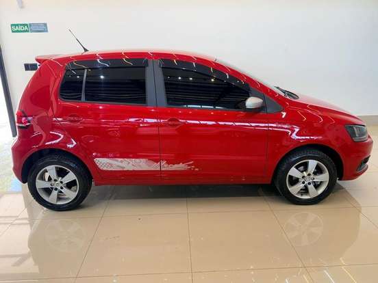 VOLKSWAGEN-FOX-2015