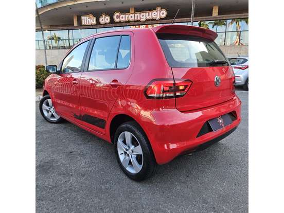 VOLKSWAGEN-FOX-2015