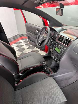 VOLKSWAGEN-FOX-2015