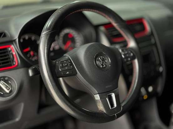 VOLKSWAGEN-FOX-2013