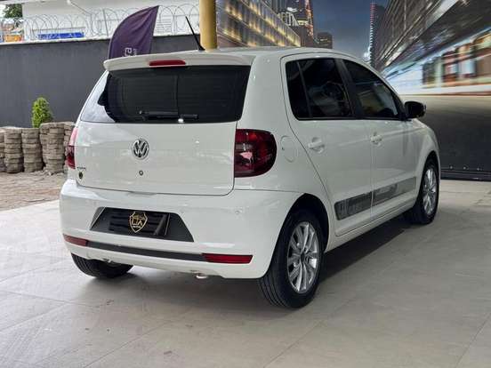 VOLKSWAGEN-FOX-2013