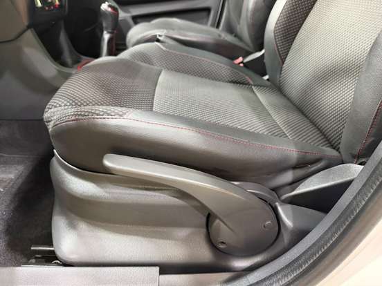 VOLKSWAGEN-FOX-2013