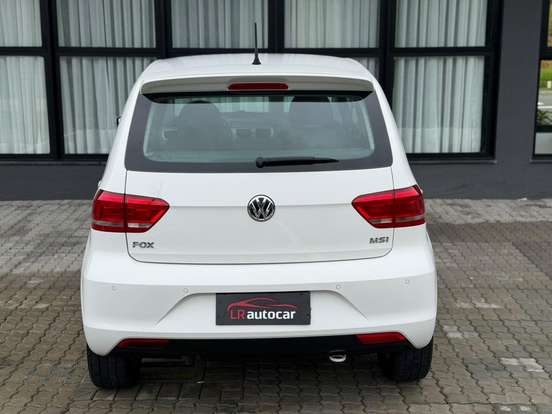 VOLKSWAGEN-FOX-1.6 MSI COMFORTLINE 8V FLEX 4P MANUAL VOLKSWAGEN-FOX-2015