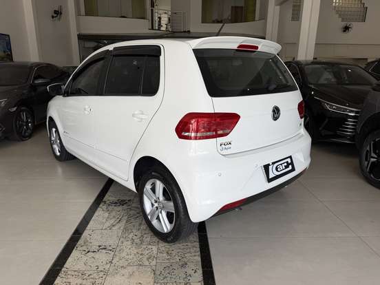 VOLKSWAGEN-FOX-2014