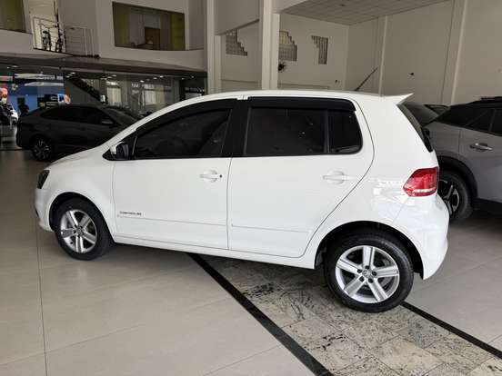 VOLKSWAGEN-FOX-2014