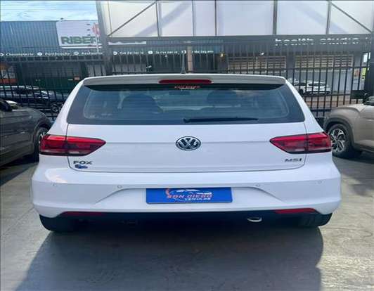 VOLKSWAGEN-FOX-2015