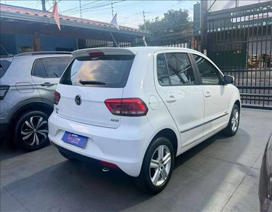 VOLKSWAGEN-FOX-2015