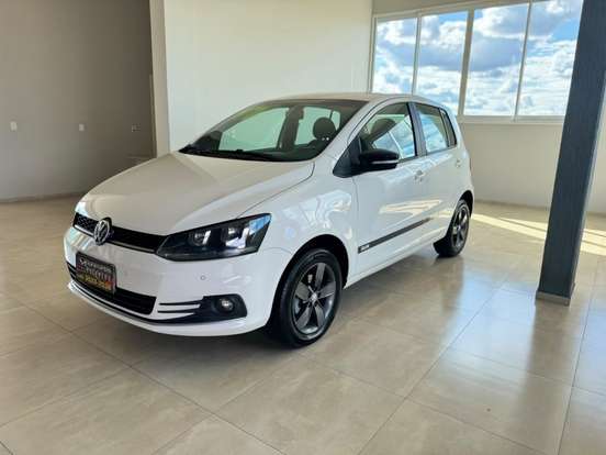 VOLKSWAGEN-FOX-2016