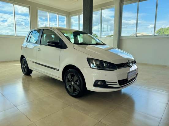 VOLKSWAGEN-FOX-2016