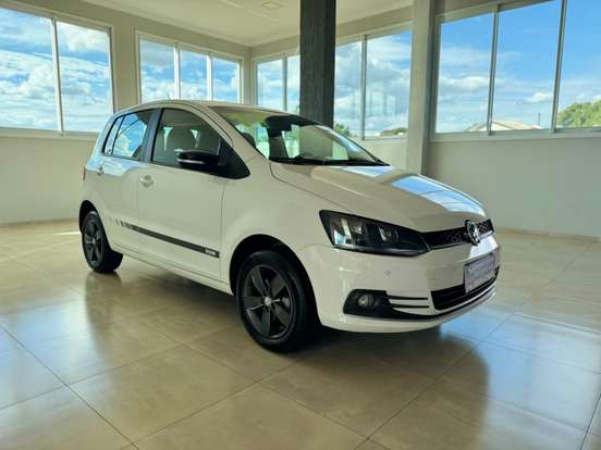 VOLKSWAGEN-FOX-2016