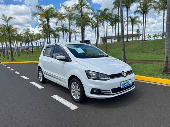 VOLKSWAGEN-FOX-2018