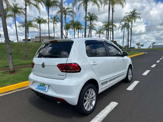VOLKSWAGEN-FOX-2018