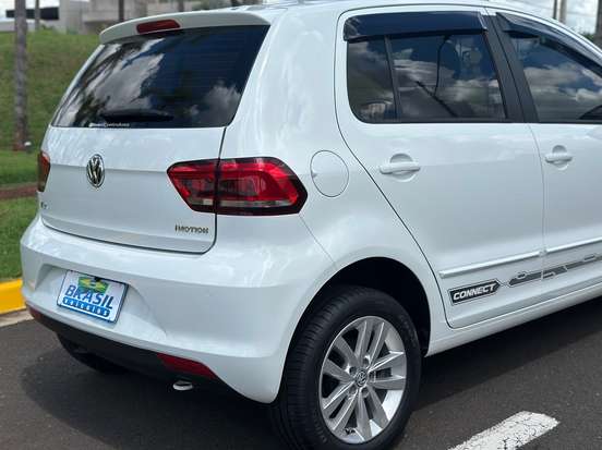 VOLKSWAGEN-FOX-1.6 MSI TOTAL FLEX CONNECT 4P I-MOTION VOLKSWAGEN-FOX-2018