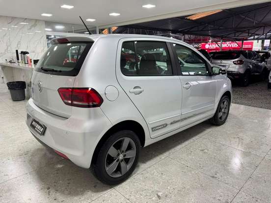 VOLKSWAGEN-FOX-2019