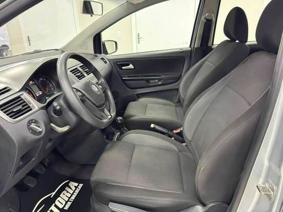 VOLKSWAGEN-FOX-2019