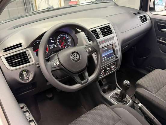 VOLKSWAGEN-FOX-1.6 MSI TOTAL FLEX CONNECT 4P MANUAL VOLKSWAGEN-FOX-2017