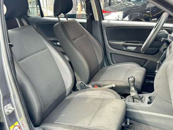 VOLKSWAGEN-FOX-2017