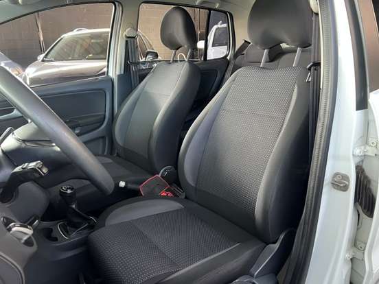 VOLKSWAGEN-FOX-2019