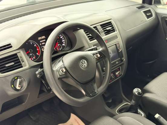 VOLKSWAGEN-FOX-2018