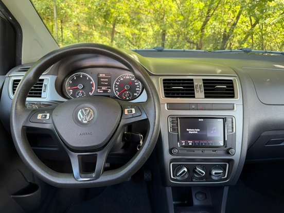 VOLKSWAGEN-FOX-2019