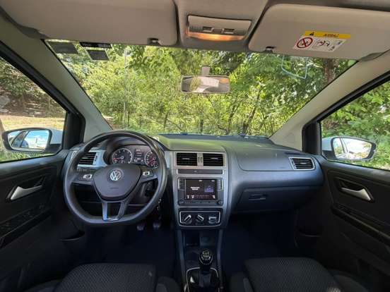 VOLKSWAGEN-FOX-2019