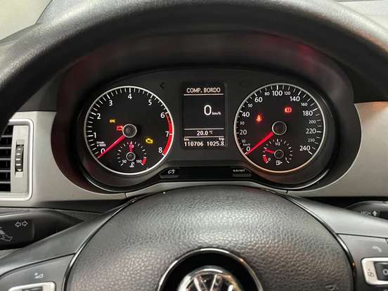 VOLKSWAGEN-FOX-2016