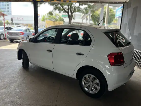 VOLKSWAGEN-GOL-2021