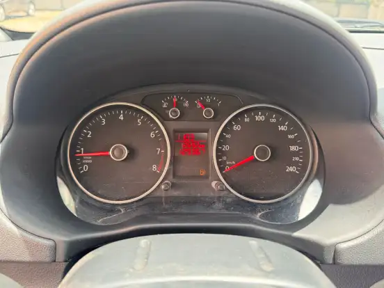 VOLKSWAGEN-GOL-2016
