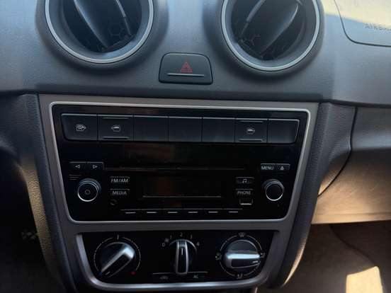 VOLKSWAGEN-GOL-1.6 MI 8V FLEX 4P MANUAL G.VI VOLKSWAGEN-GOL-2013