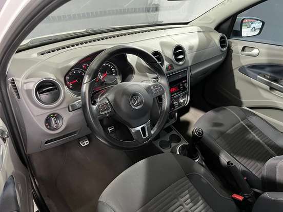 VOLKSWAGEN-GOL-2014
