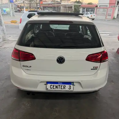 VOLKSWAGEN-GOLF-2014