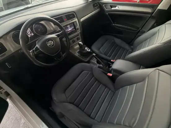 VOLKSWAGEN-GOLF-1.4 TSI COMFORTLINE 16V GASOLINA 4P AUTOMÁTICO VOLKSWAGEN-GOLF-2014