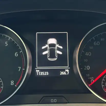 VOLKSWAGEN-GOLF-2014