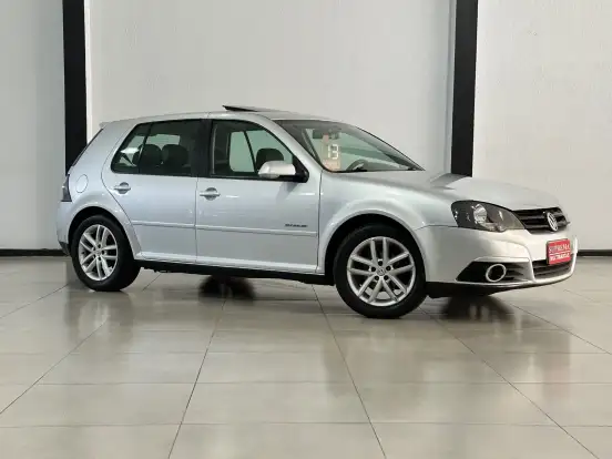 VOLKSWAGEN-GOLF-2012