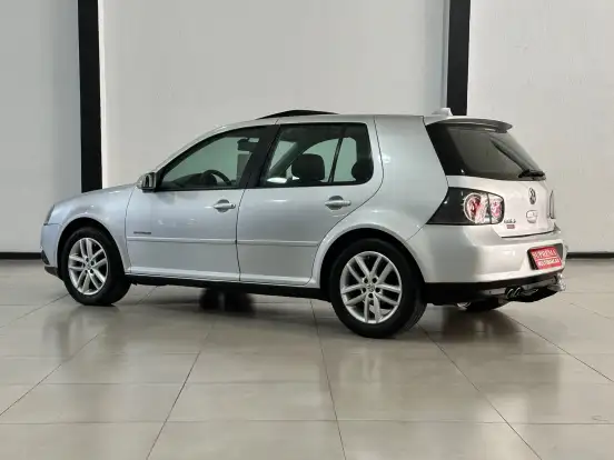VOLKSWAGEN-GOLF-2012