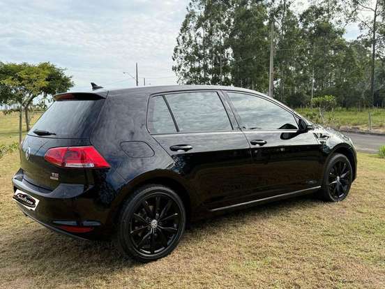 VOLKSWAGEN-GOLF-2014