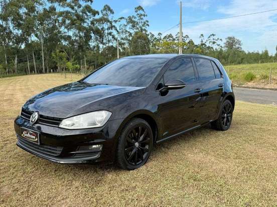 VOLKSWAGEN-GOLF-2014