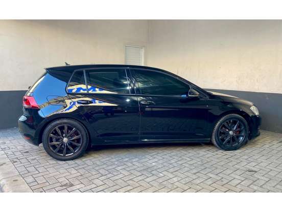 VOLKSWAGEN-GOLF-2014