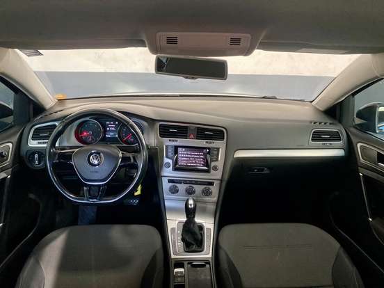 VOLKSWAGEN-GOLF-2014