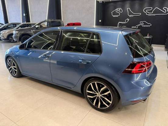 VOLKSWAGEN-GOLF-2013