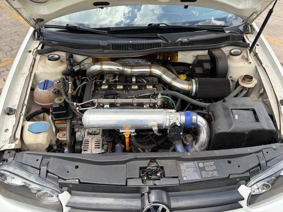VOLKSWAGEN-GOLF-2002