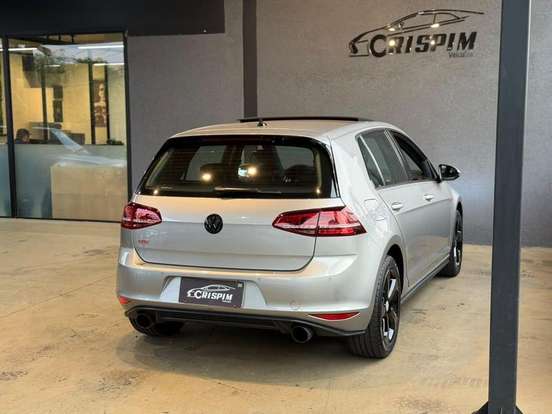VOLKSWAGEN-GOLF-2016