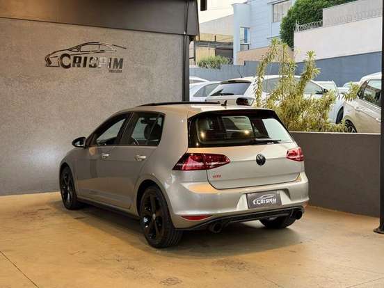 VOLKSWAGEN-GOLF-2016