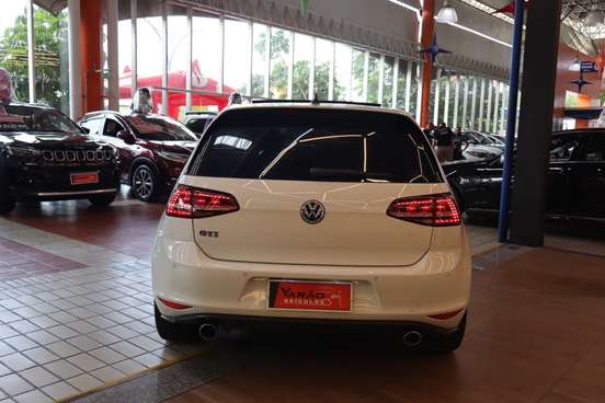 VOLKSWAGEN-GOLF-2013