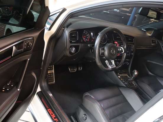 VOLKSWAGEN-GOLF-2.0 TSI GTI 16V TURBO GASOLINA 4P AUTOMÁTICO VOLKSWAGEN-GOLF-2013